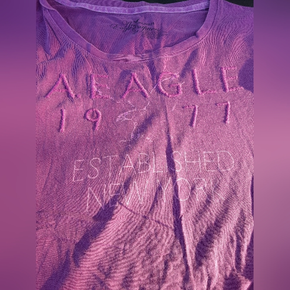 American Eagle tshirt